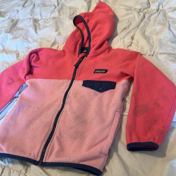 Play quality Patagonia full zip fleece jacket size 3t pink and blue - Picture 2 of 3